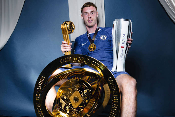 组图:切尔西拍摄世俱杯冠军大片 帕尔默霸气十足
组图:切尔西拍摄世俱杯冠军大片 帕尔默霸气十足