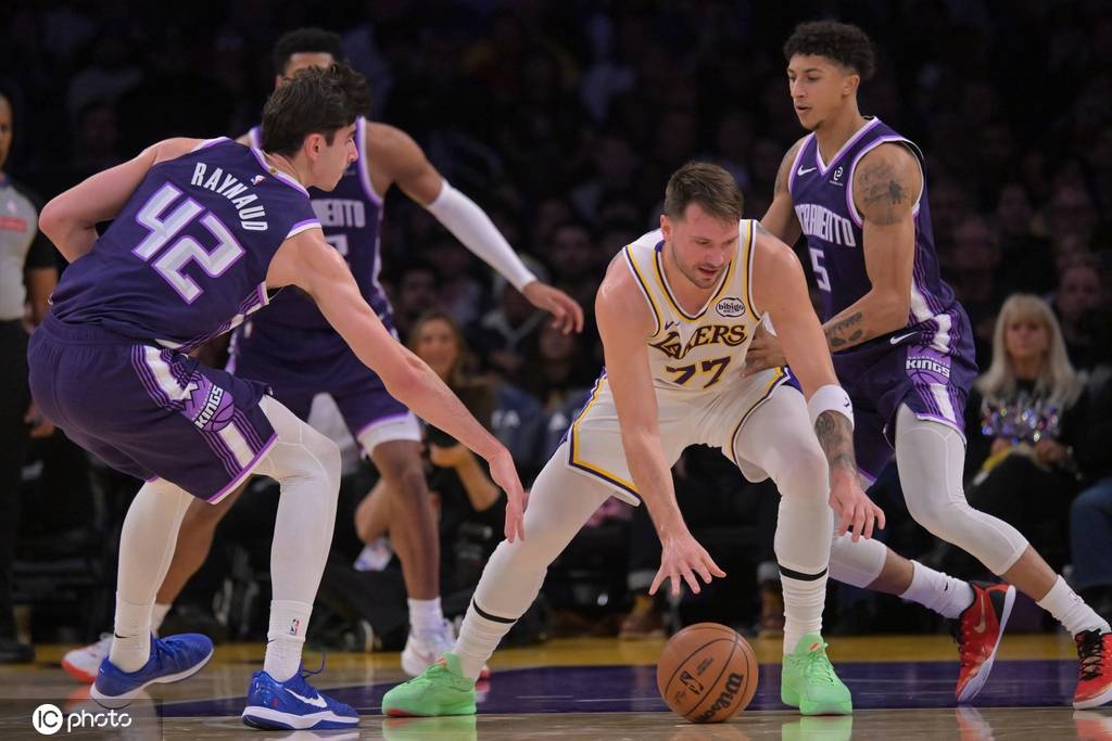 詹姆斯24+5东契奇34+5+7 湖人大胜国王结束三连败